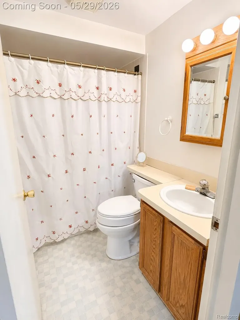 1147 Jay Street Waterford Charter Township MI 48327