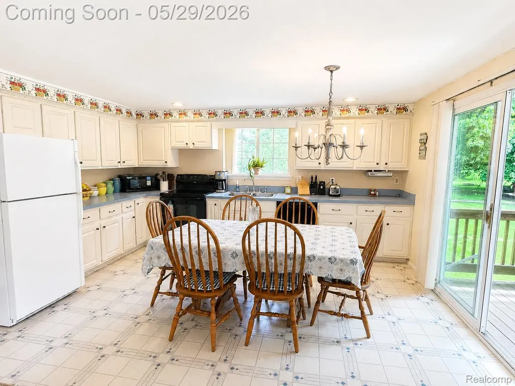 1147 Jay Street Waterford Charter Township MI 48327