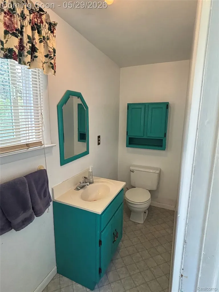 1147 Jay Street Waterford Charter Township MI 48327