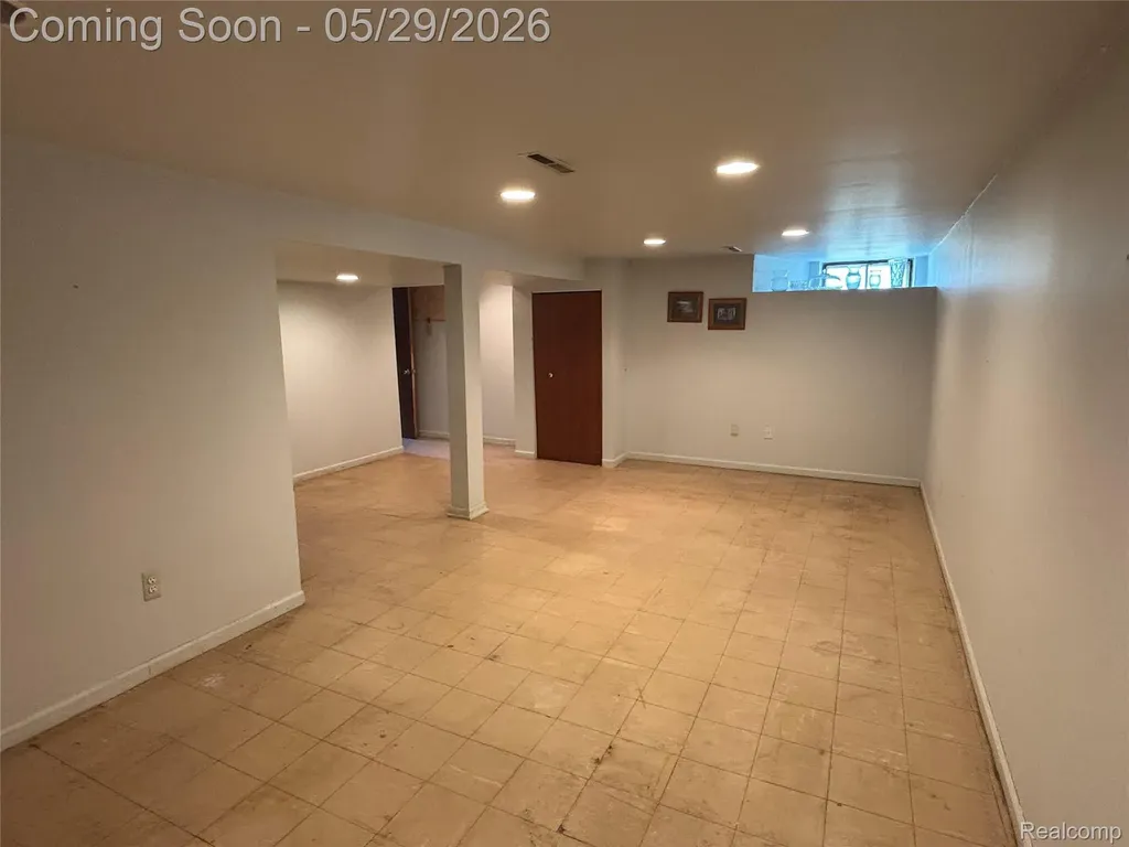 1147 Jay Street Waterford Charter Township MI 48327