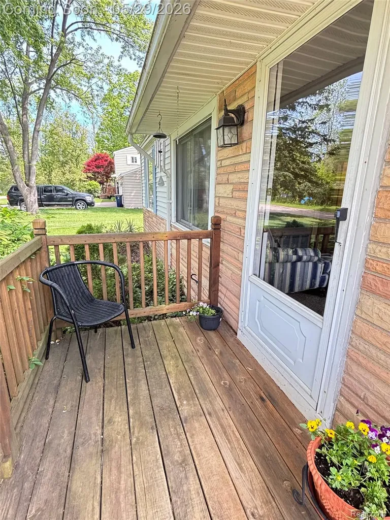 1147 Jay Street Waterford Charter Township MI 48327