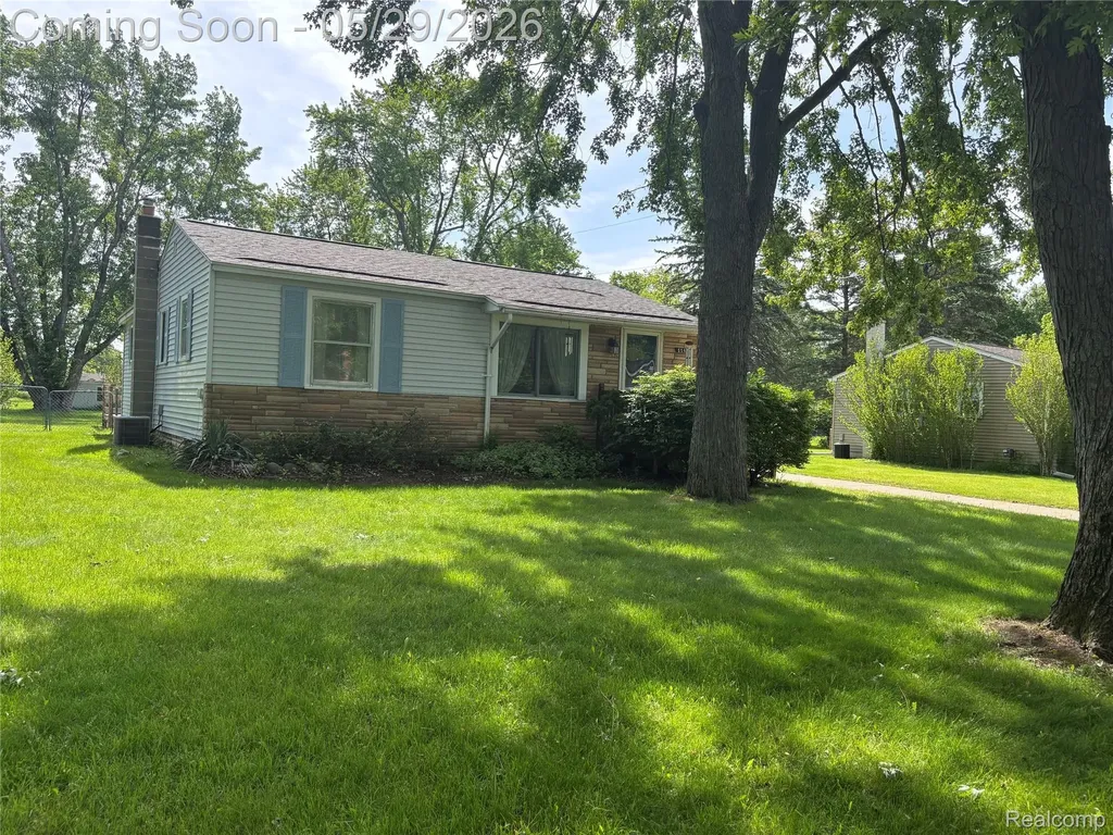 1147 Jay Street Waterford Charter Township MI 48327