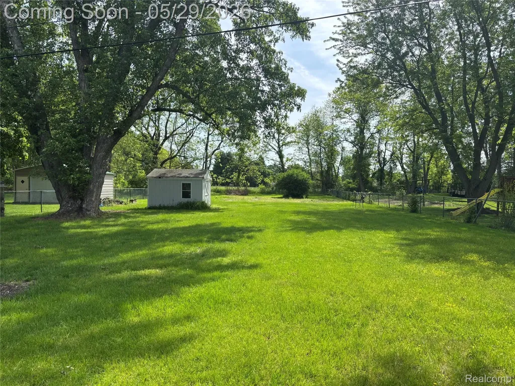 1147 Jay Street Waterford Charter Township MI 48327