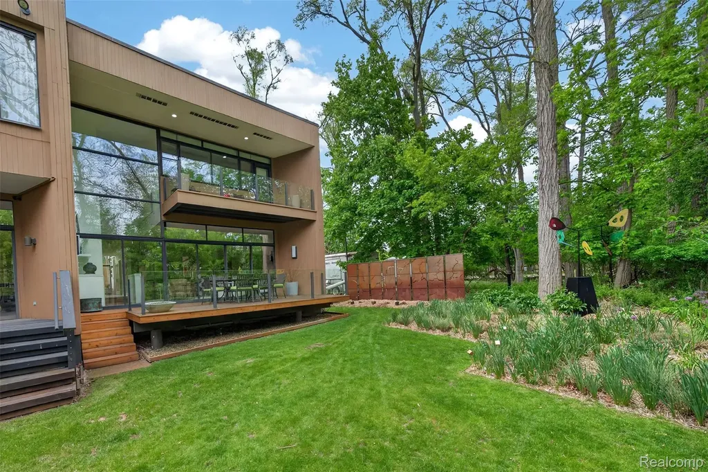 32714 Ravine Drive Franklin Village MI 48025