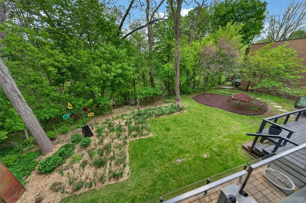 32714 Ravine Drive Franklin Village MI 48025