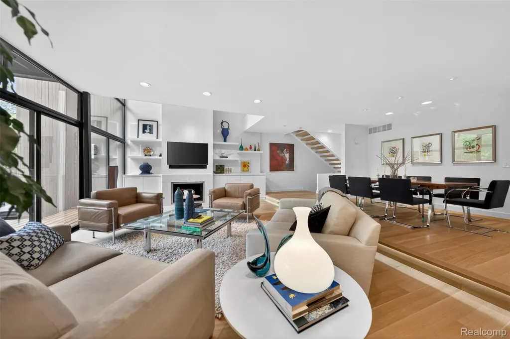 32714 Ravine Drive Franklin Village MI 48025