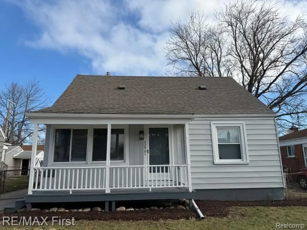 22921 Gaukler Street St. Clair Shores City MI 48080