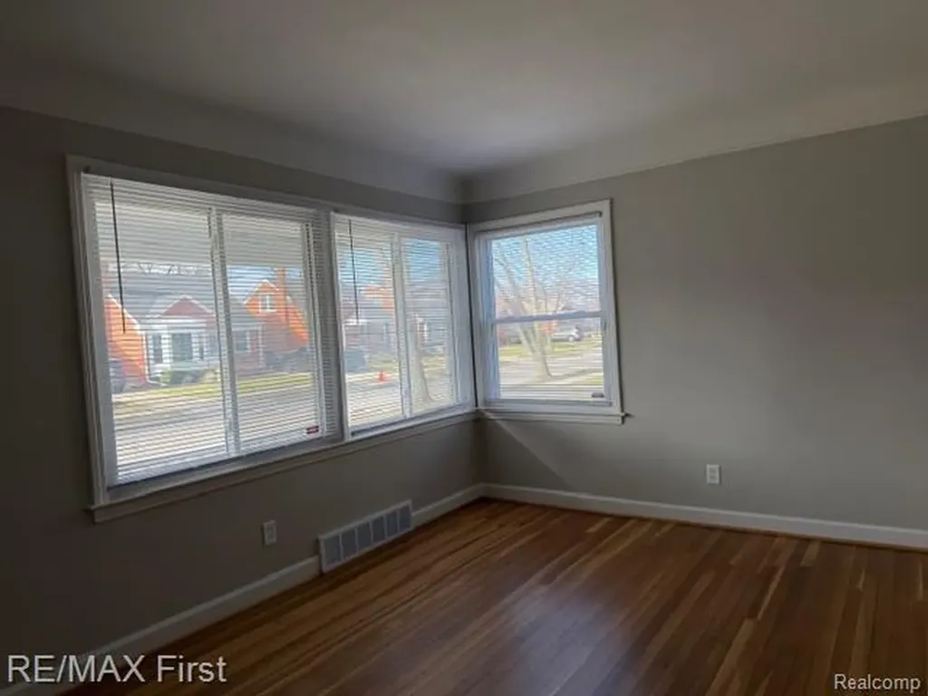 22921 Gaukler Street St. Clair Shores City MI 48080