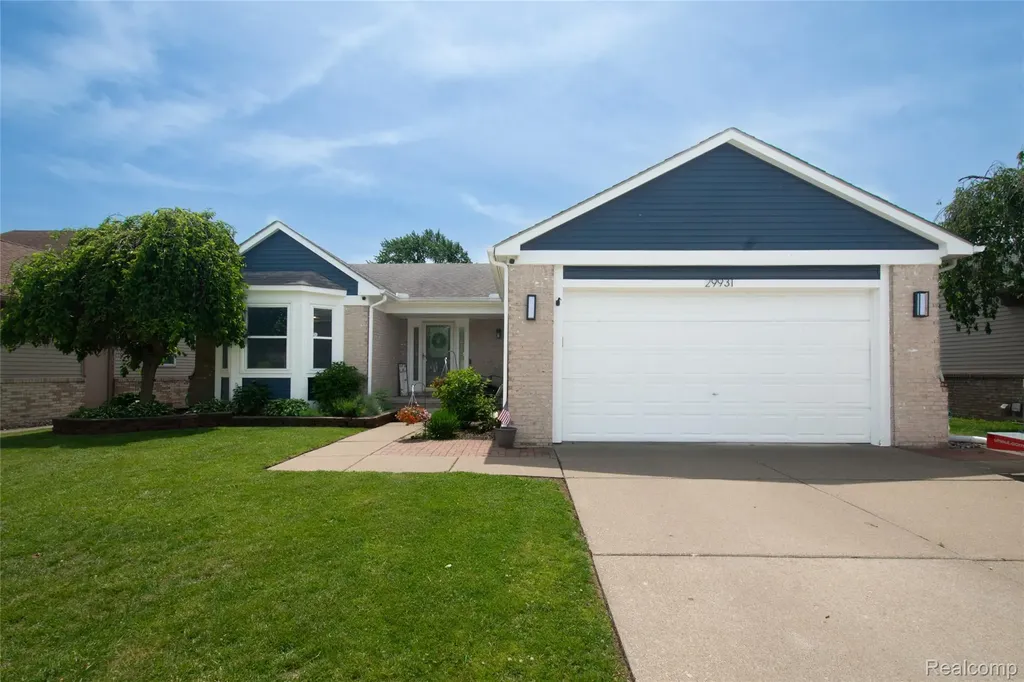 29931 Rosslyn Avenue Garden City City MI 48135