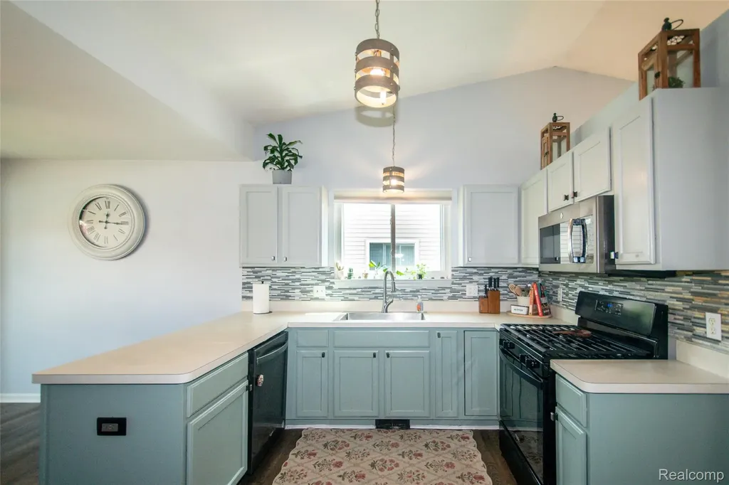 29931 Rosslyn Avenue Garden City City MI 48135