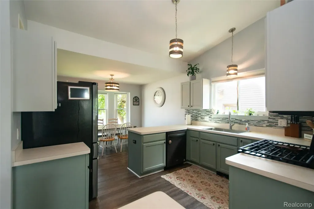 29931 Rosslyn Avenue Garden City City MI 48135