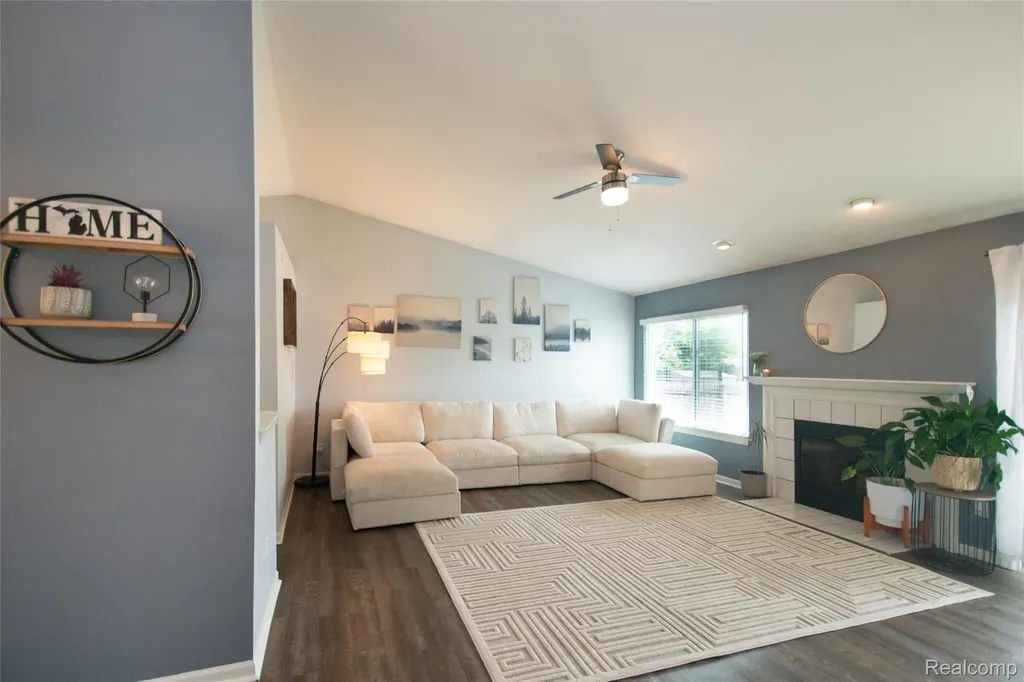 29931 Rosslyn Avenue Garden City City MI 48135