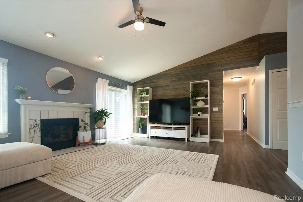 29931 Rosslyn Avenue Garden City City MI 48135