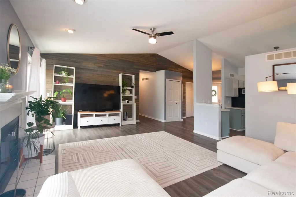 29931 Rosslyn Avenue Garden City City MI 48135
