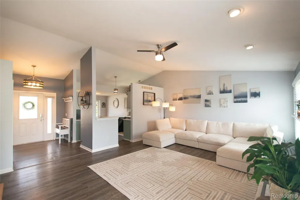29931 Rosslyn Avenue Garden City City MI 48135