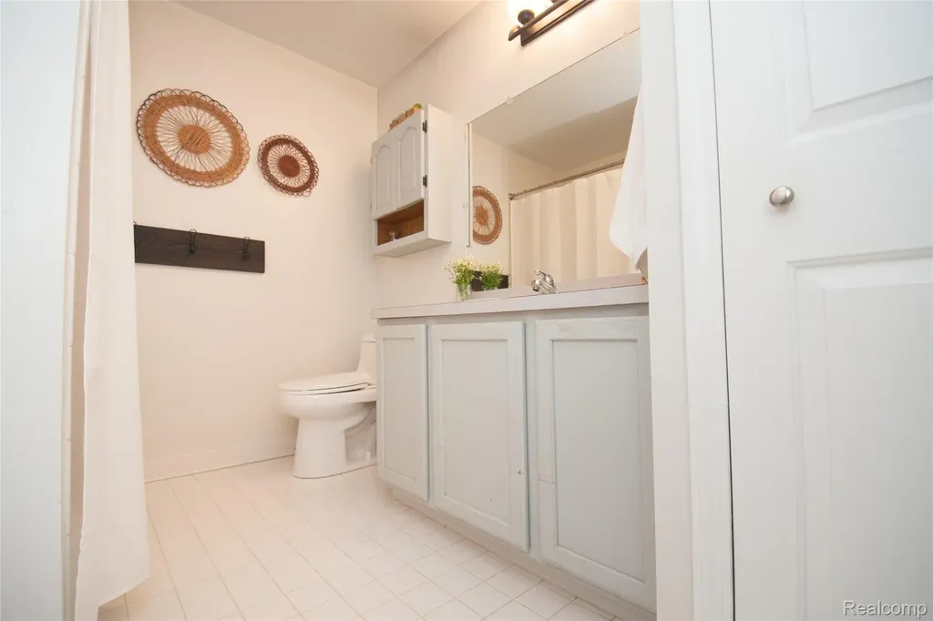 29931 Rosslyn Avenue Garden City City MI 48135