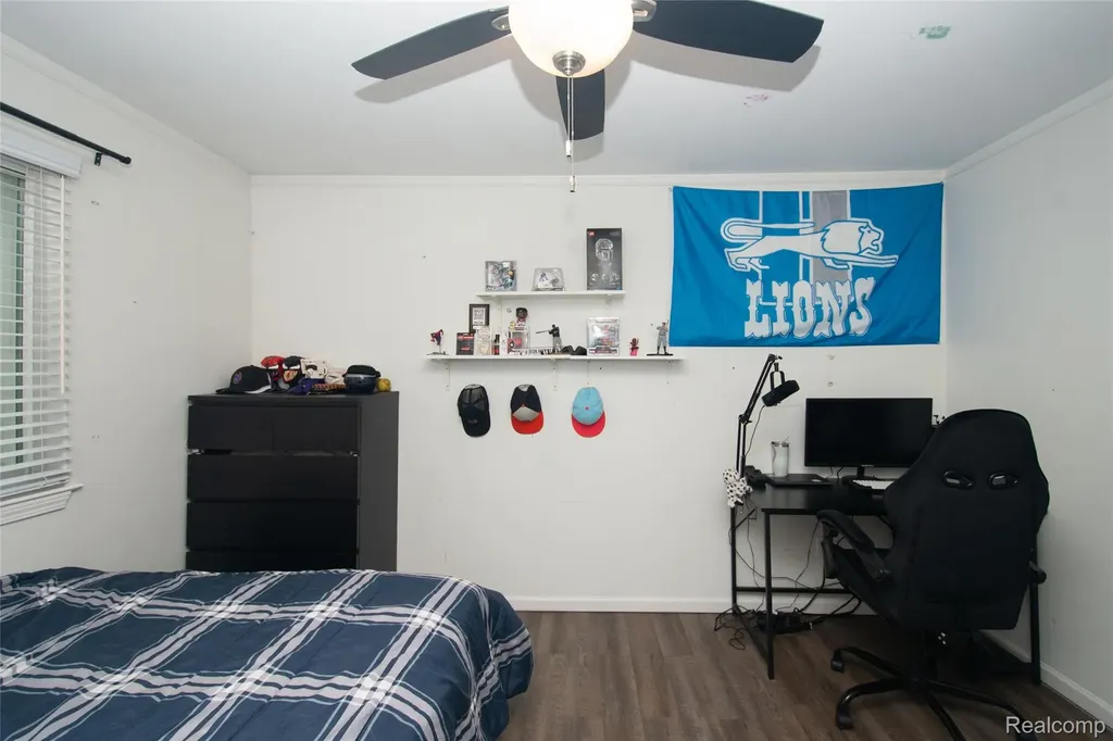 29931 Rosslyn Avenue Garden City City MI 48135