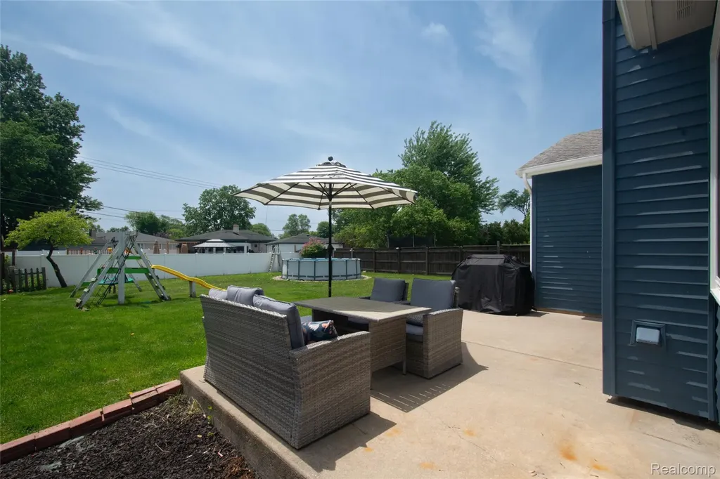 29931 Rosslyn Avenue Garden City City MI 48135