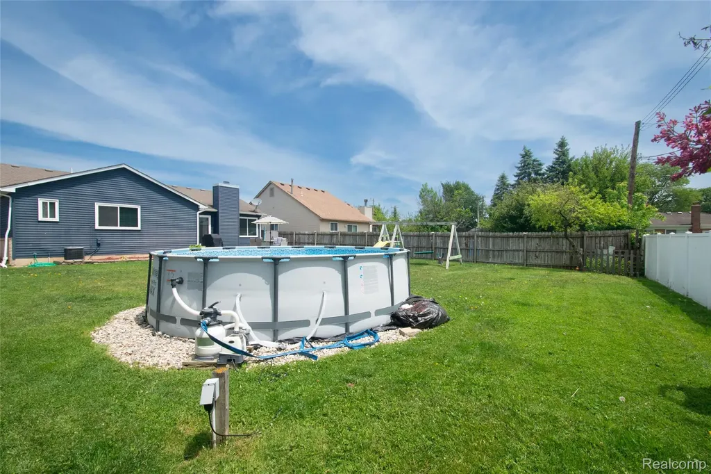 29931 Rosslyn Avenue Garden City City MI 48135