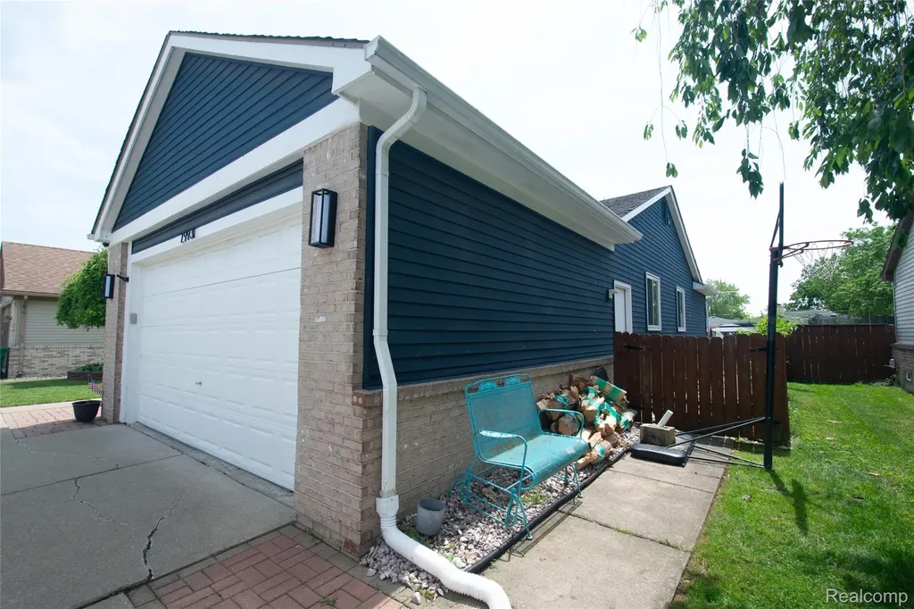 29931 Rosslyn Avenue Garden City City MI 48135