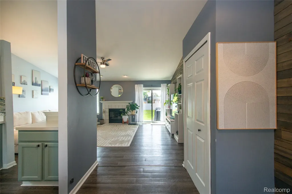 29931 Rosslyn Avenue Garden City City MI 48135