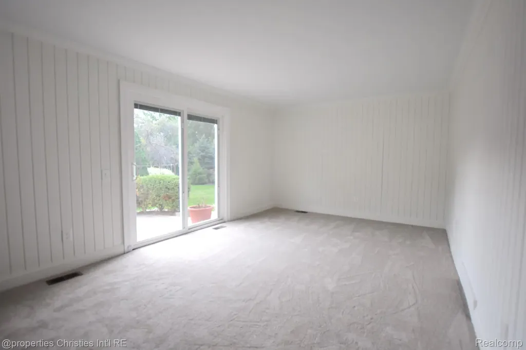 4217 Covered Bridge Road Bloomfield Charter Township MI 48302