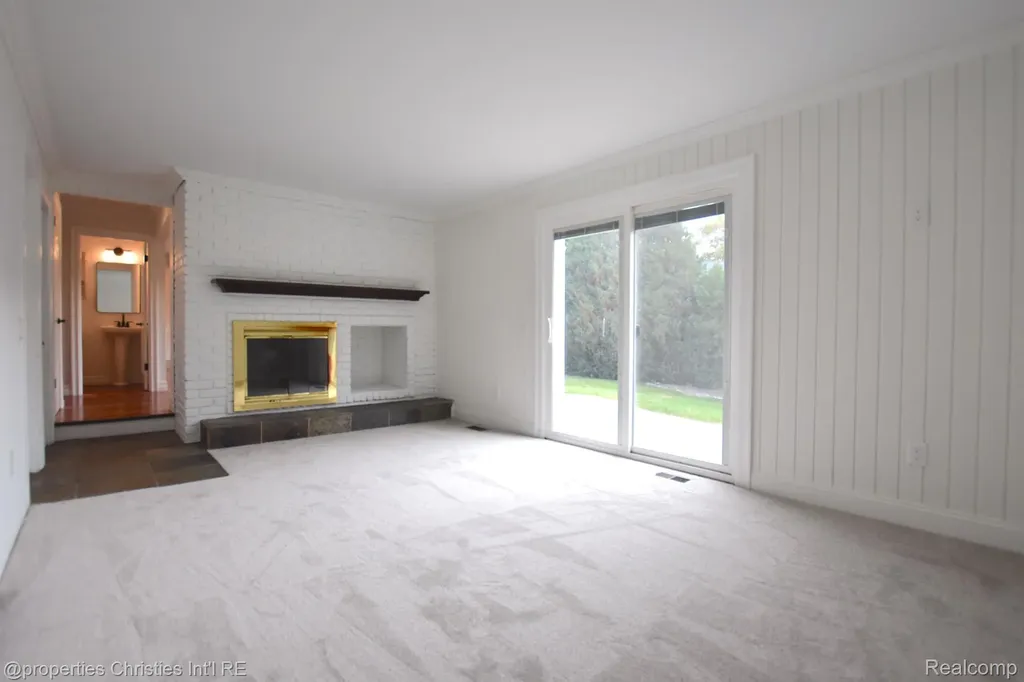 4217 Covered Bridge Road Bloomfield Charter Township MI 48302