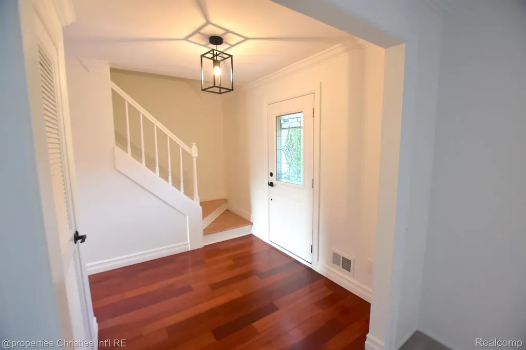 4217 Covered Bridge Road Bloomfield Charter Township MI 48302