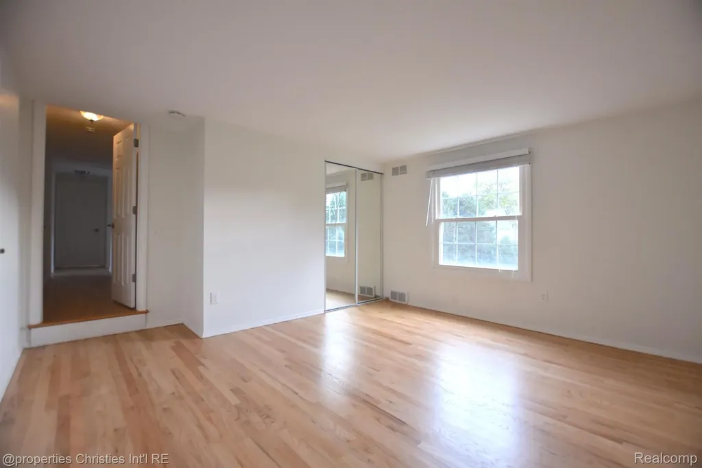 4217 Covered Bridge Road Bloomfield Charter Township MI 48302