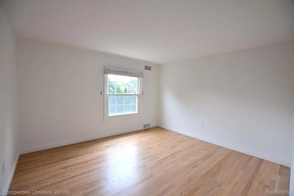 4217 Covered Bridge Road Bloomfield Charter Township MI 48302