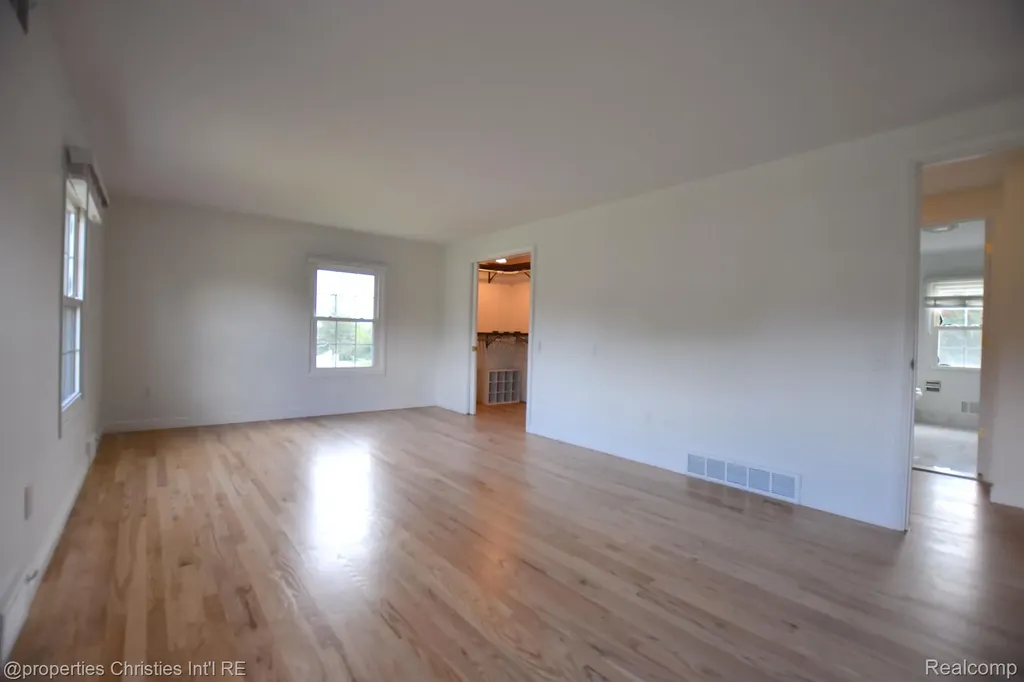 4217 Covered Bridge Road Bloomfield Charter Township MI 48302