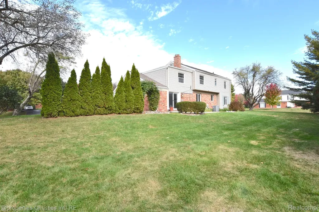 4217 Covered Bridge Road Bloomfield Charter Township MI 48302