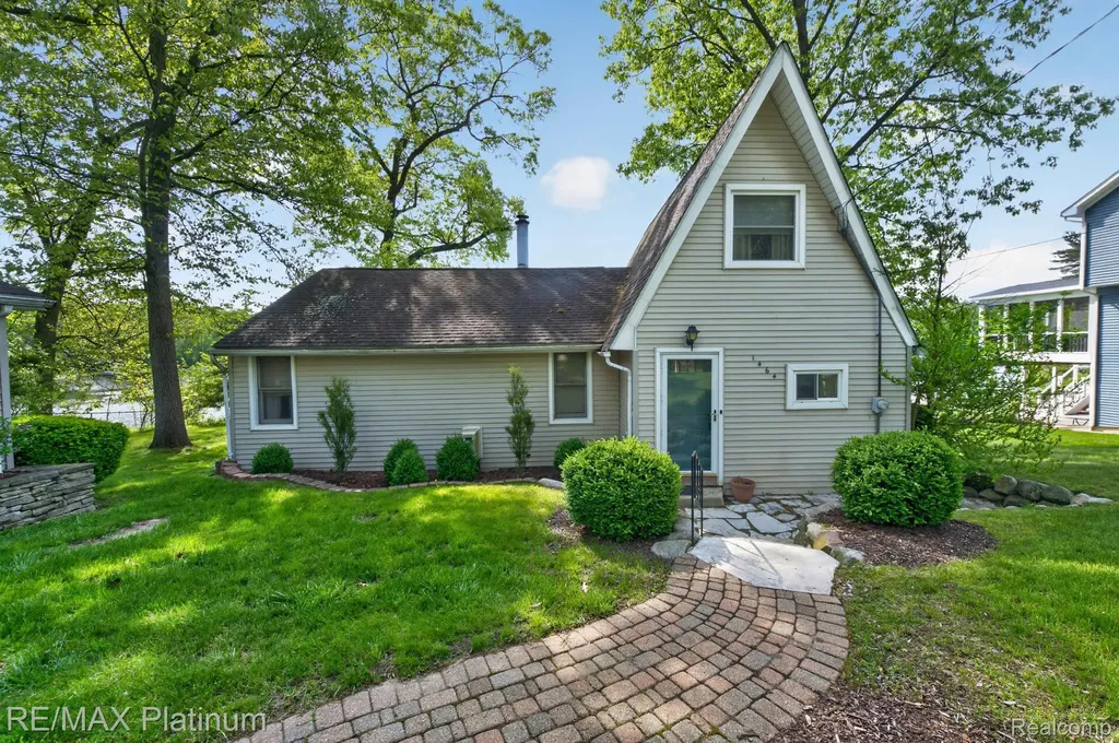 1464 Clark Lake Road Brighton Township MI 48114