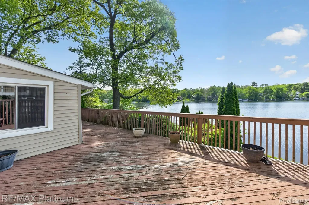 1464 Clark Lake Road Brighton Township MI 48114