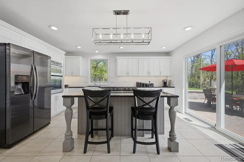 26296 Franklin Court Franklin Village MI 48025