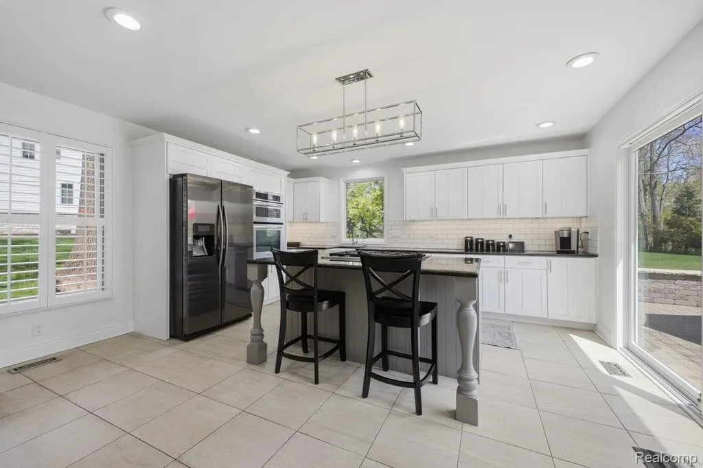 26296 Franklin Court Franklin Village MI 48025
