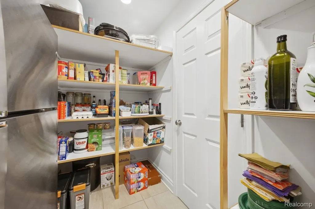 26296 Franklin Court Franklin Village MI 48025