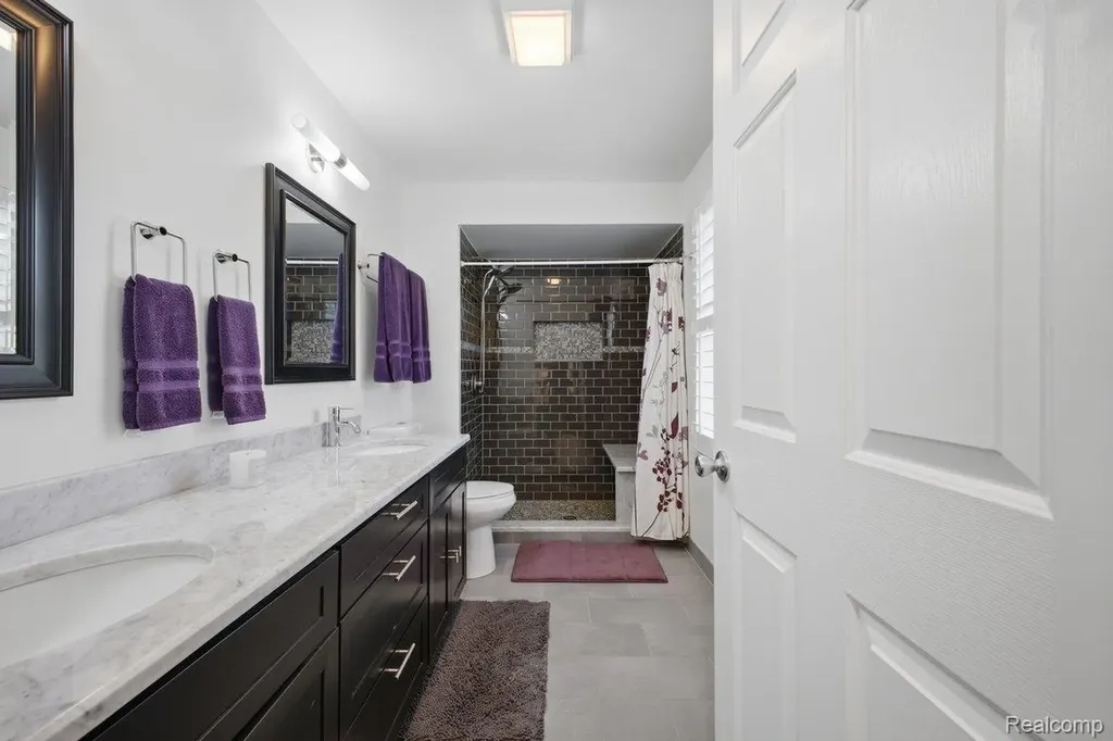 26296 Franklin Court Franklin Village MI 48025