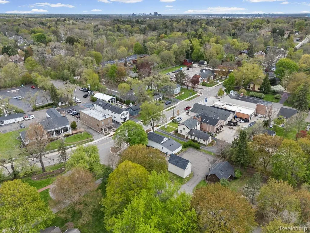 26296 Franklin Court Franklin Village MI 48025