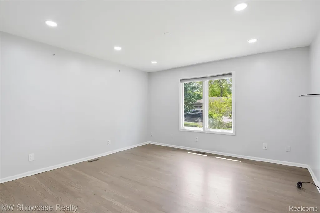 3345 E Commerce Road Commerce Charter Township MI 48382
