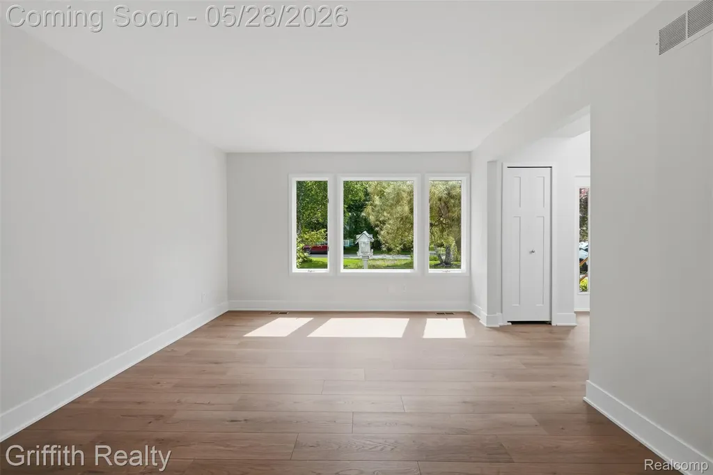 10940 Home Shore Drive Hamburg Township MI 48169