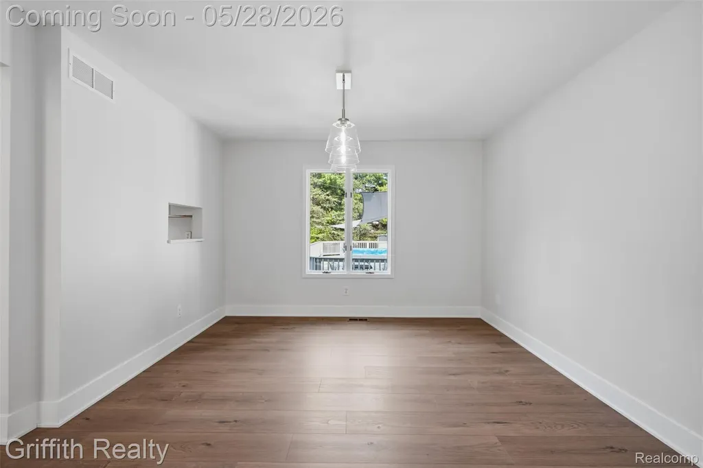 10940 Home Shore Drive Hamburg Township MI 48169