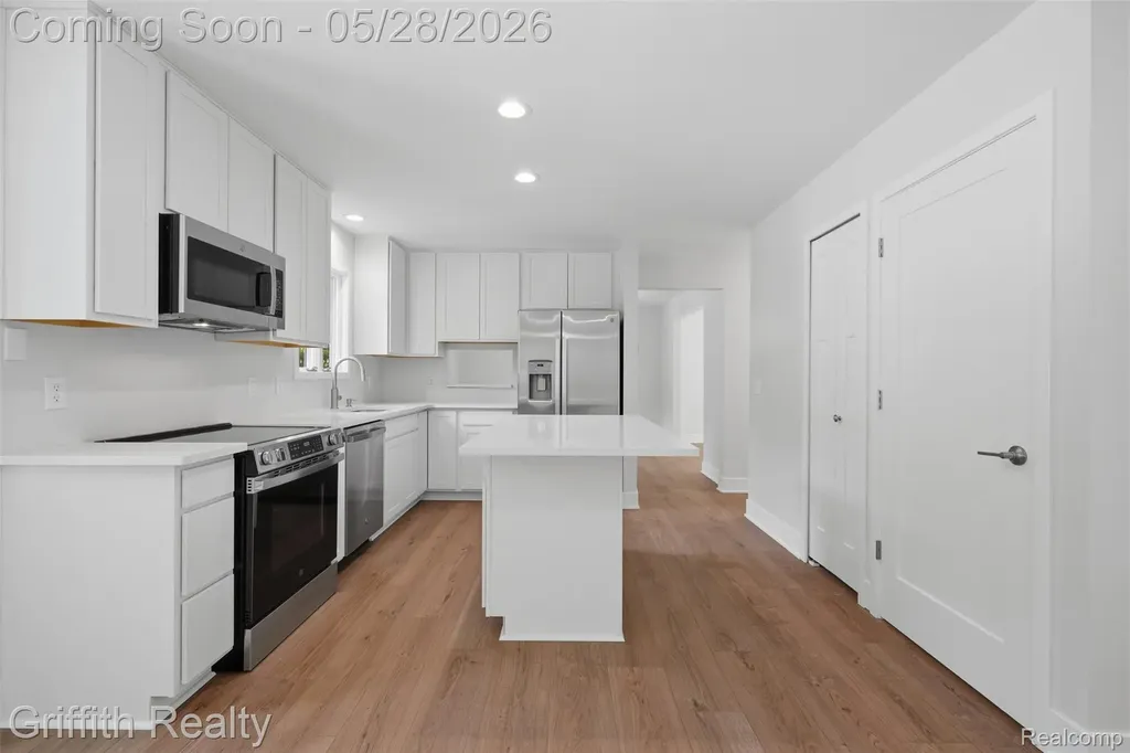 10940 Home Shore Drive Hamburg Township MI 48169