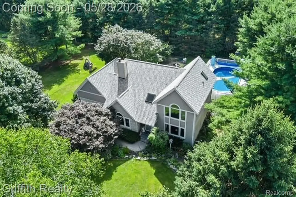 10940 Home Shore Drive Hamburg Township MI 48169