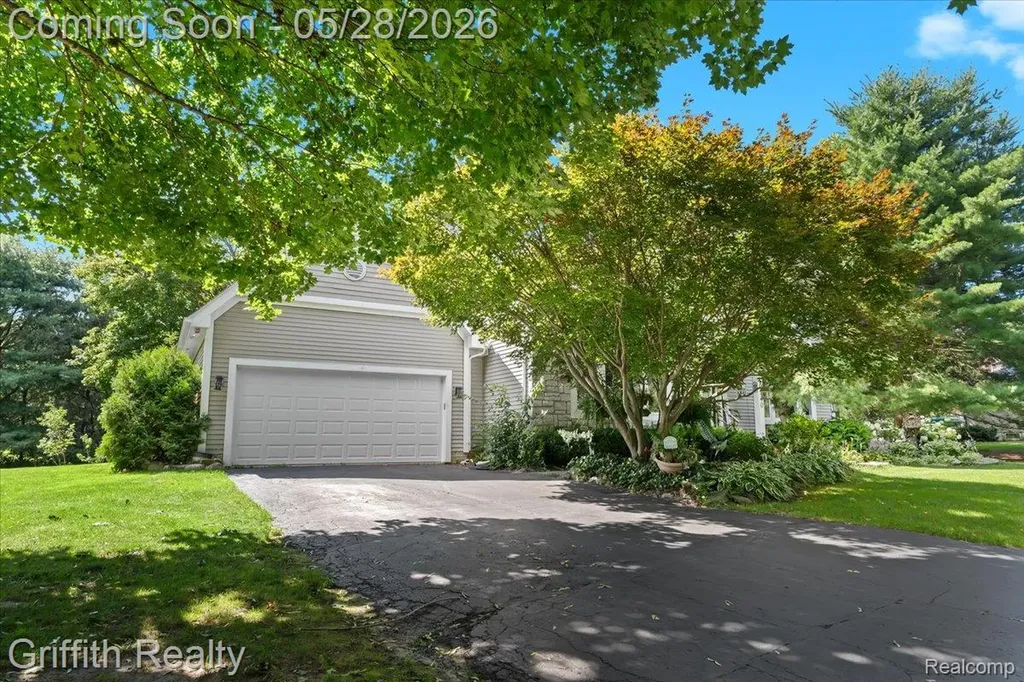 10940 Home Shore Drive Hamburg Township MI 48169