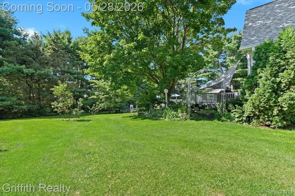 10940 Home Shore Drive Hamburg Township MI 48169