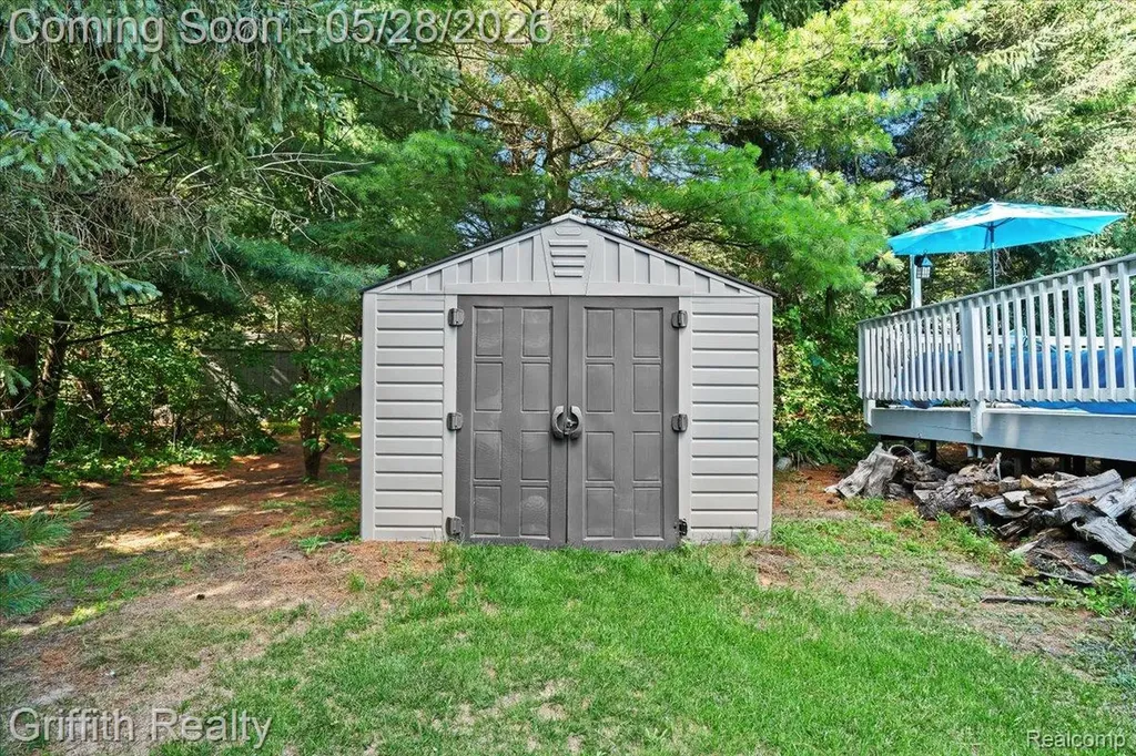 10940 Home Shore Drive Hamburg Township MI 48169