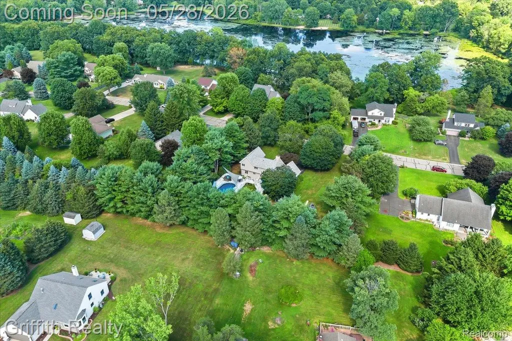 10940 Home Shore Drive Hamburg Township MI 48169