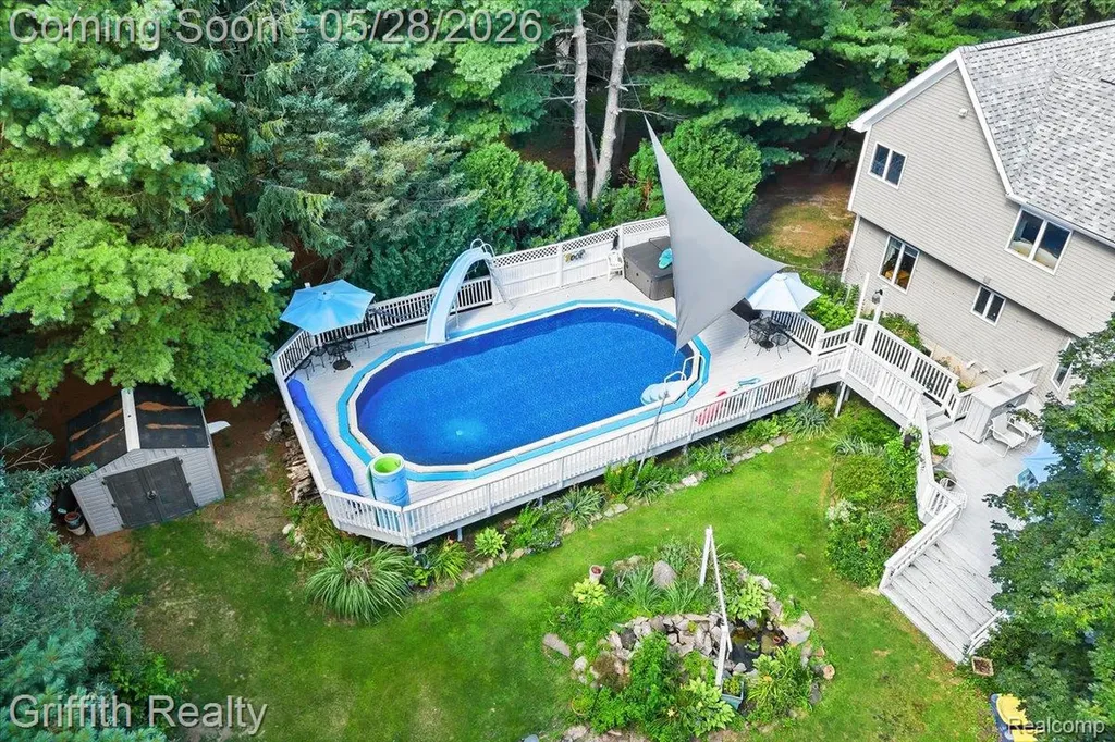 10940 Home Shore Drive Hamburg Township MI 48169