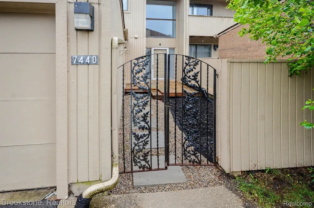 7440 Azalea Court West Bloomfield Charter Township MI 48322